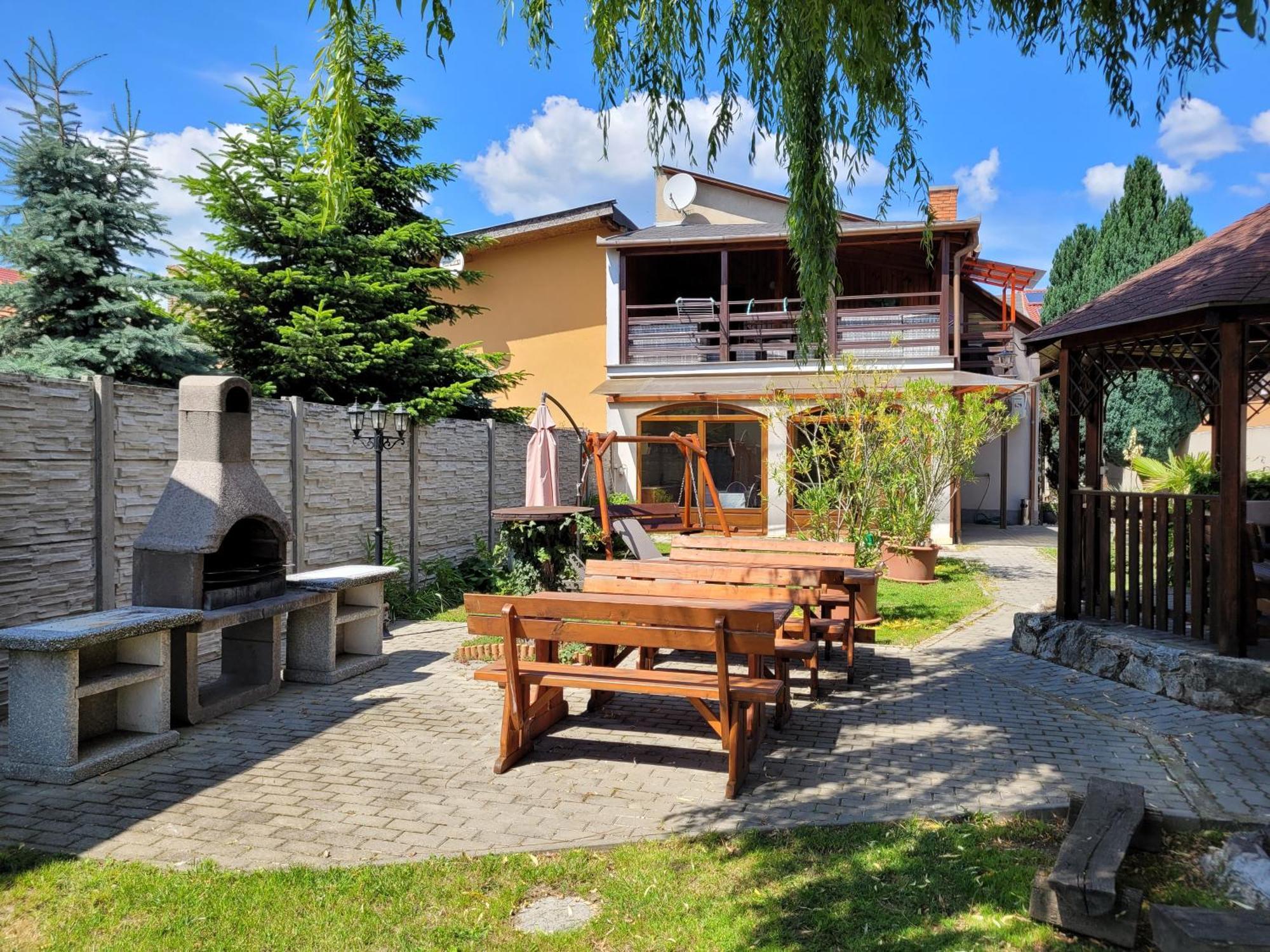Penzion Korzo Štúrovo Dış mekan fotoğraf